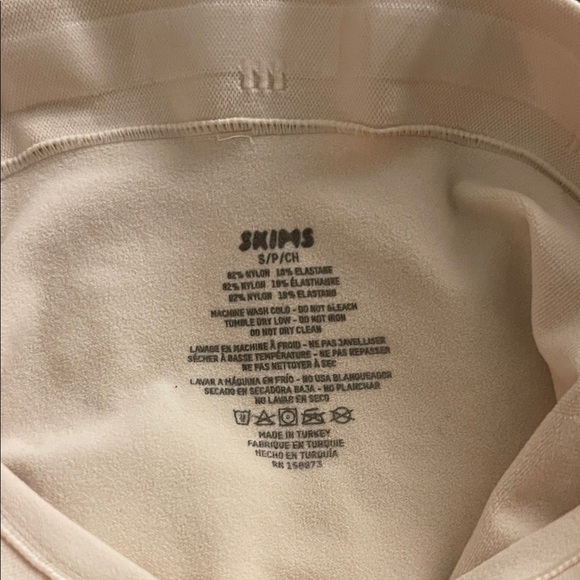 SKIMS High-Waisted Shapewear ABOVE THE KNEE Shorts - Tan - Picture 5 of 6